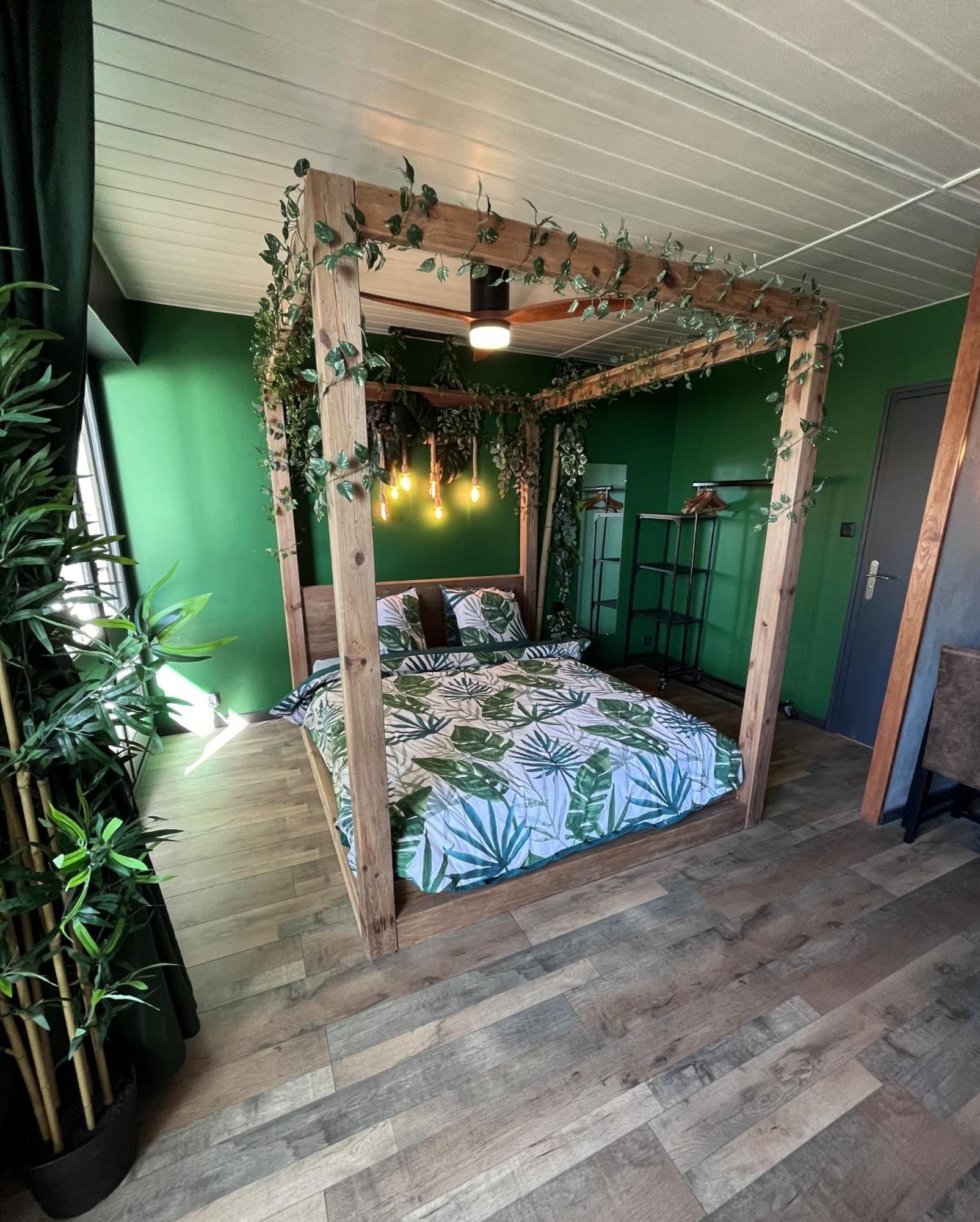 Oasis Tropical & Sauna 圣伊莱尔·德列 外观 照片