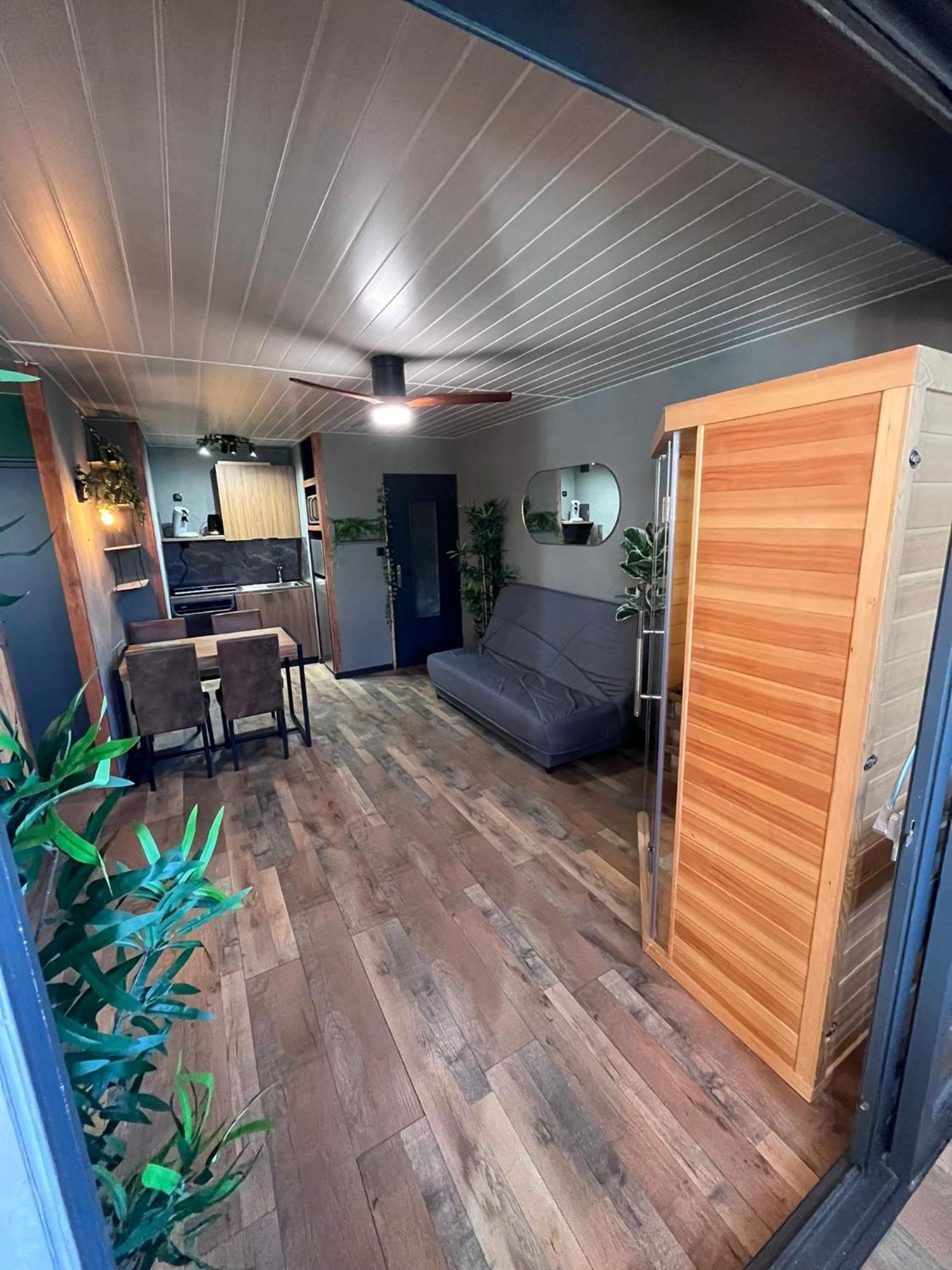 Oasis Tropical & Sauna 圣伊莱尔·德列 外观 照片