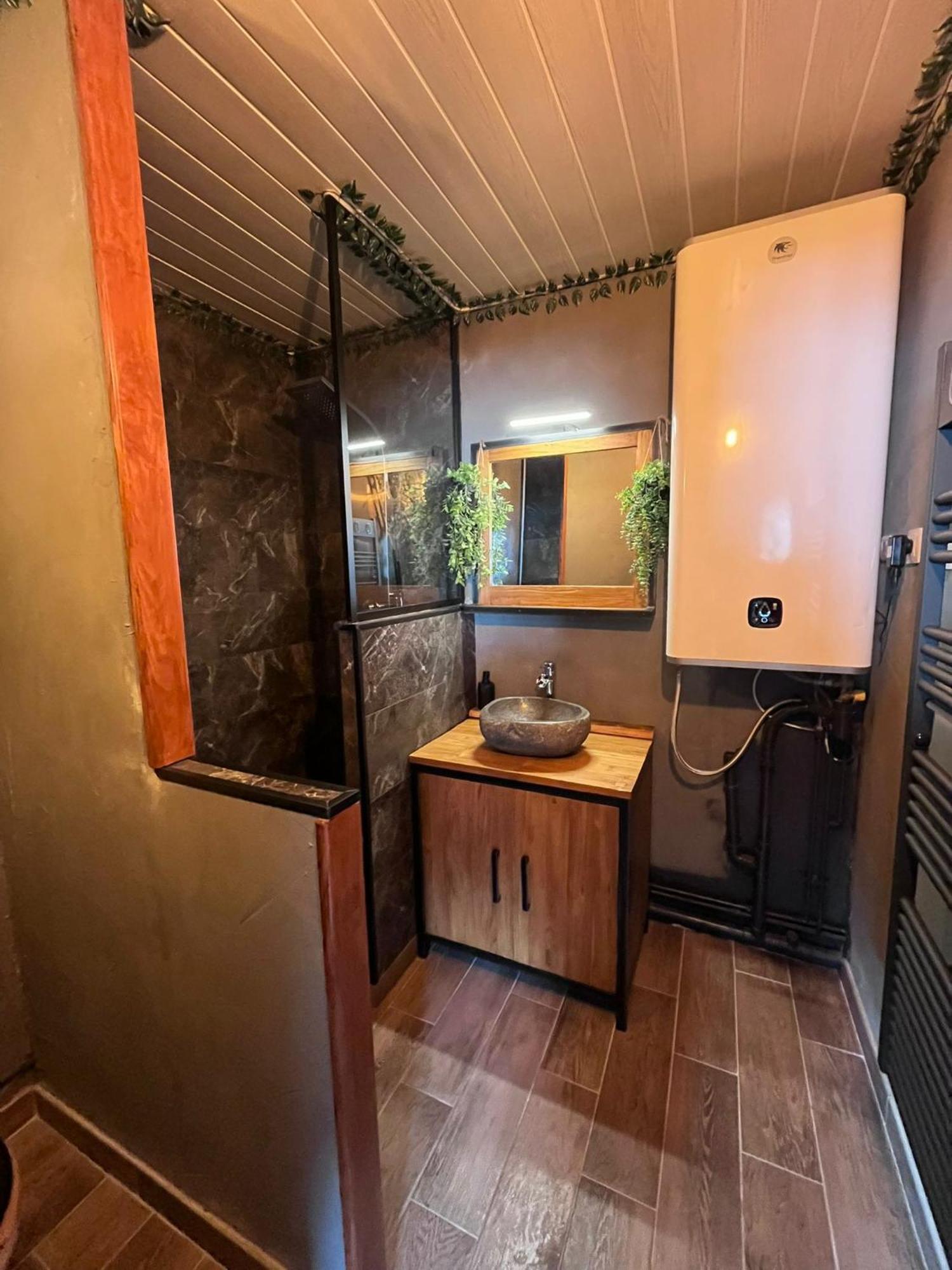 Oasis Tropical & Sauna 圣伊莱尔·德列 外观 照片